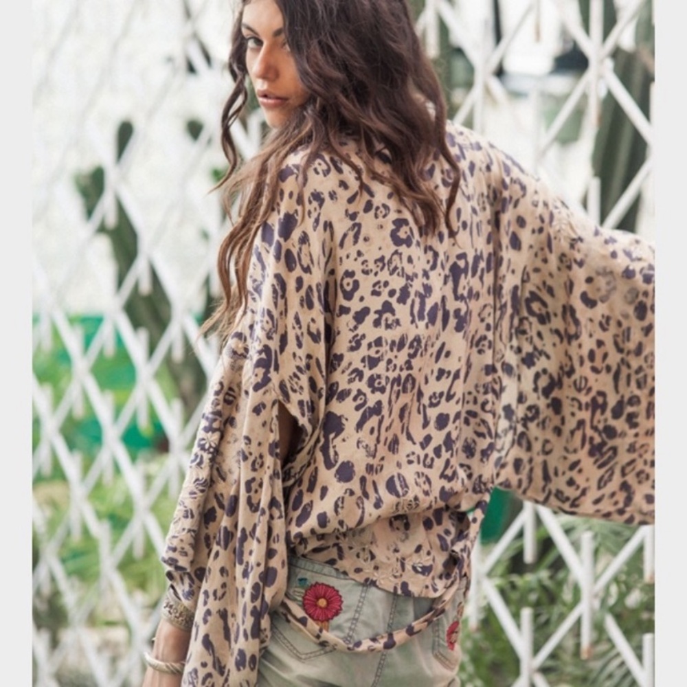 🖤 SPELL | Wild Ones Short Kimono - Leopard Print - Picture 2 of 8